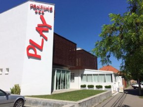 Гостиница Pensiunea Play  Дева